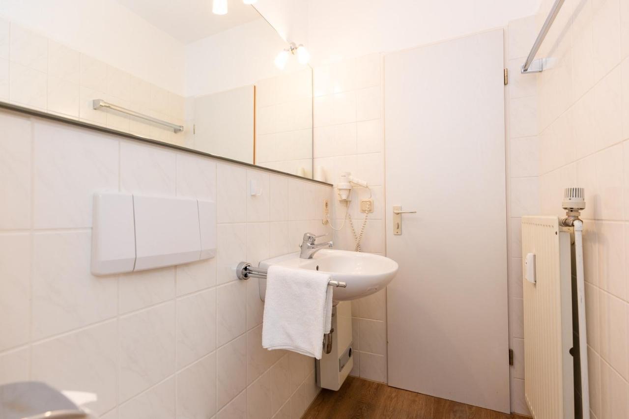 Trafalgar 330 Apartment